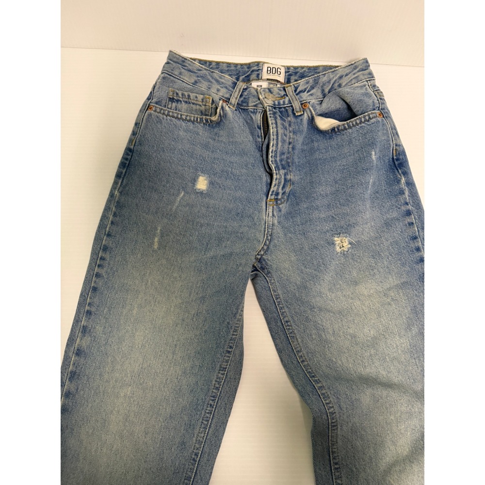 BDG Urban Outfitters Mom High-Rise Jeans Light Wash Distressed Denim Size 25